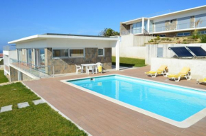 Prestigious location overlooking the stunning beach in Foz do Arelho